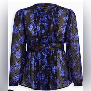 💙🖤 Torrid 6X Blue and Black Floral Clip Dot Top